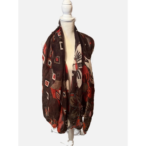 Chic Floral and Geometric Scarf - Picture 1 of 4
